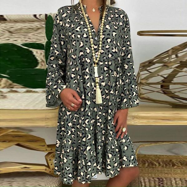 40 vintage v neck floral printed party sundress women's ladies plus size loose print long sleeve v-collar button mini dress1, Black;gray
40 vintage v neck floral printed party sundress women's ladies plus size loose print long sleeve v-collar button mini dress1, Black;gray