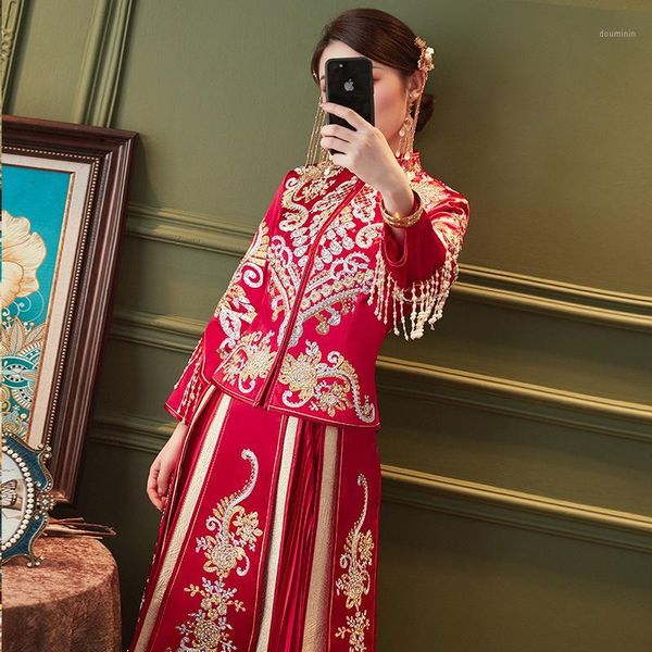 oriental asian bride chinese traditional wedding dress women red long sleeve embroidery cheongsam robe qipao1
oriental asian bride chinese traditional wedding dress women red long sleeve embroidery cheongsam robe qipao1