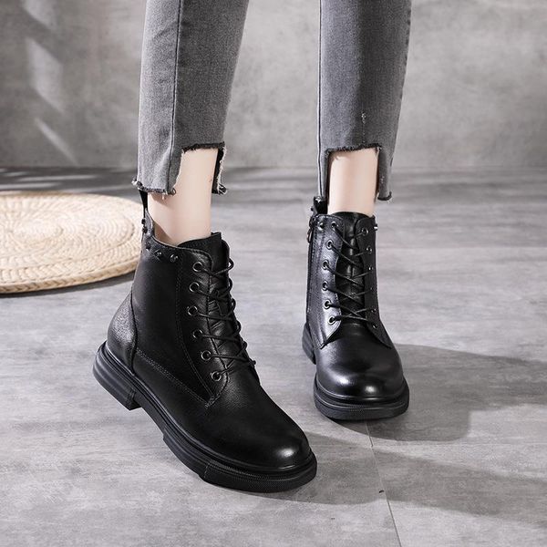 boots in autumn and winter 2021, black leather rivets, motorcycle with lace up thick heel soft soled
boots in autumn and winter 2021, black leather rivets, motorcycle with lace up thick heel soft soled