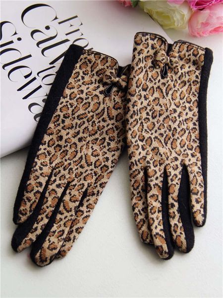 classic leopard print bowknot gloves vintage ladies wool cashmere gloves d191, Blue;gray
classic leopard print bowknot gloves vintage ladies wool cashmere gloves d191, Blue;gray