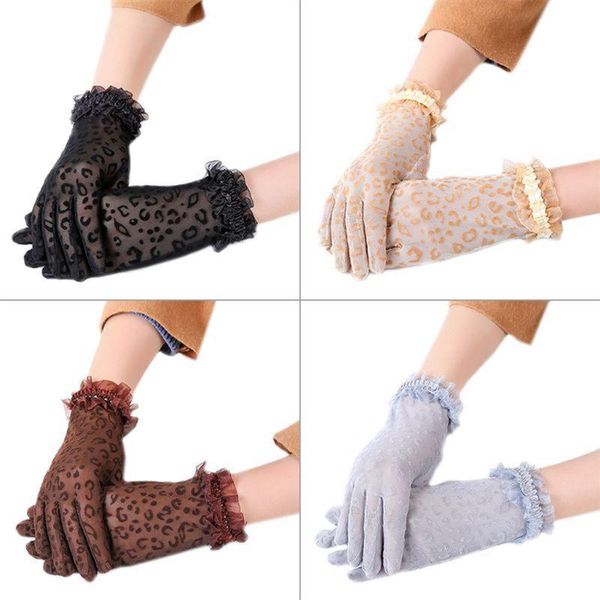 five fingers gloves women sun protection accessories lace hollow-out delicate jacquard pattern 2021, Blue;gray
five fingers gloves women sun protection accessories lace hollow-out delicate jacquard pattern 2021, Blue;gray