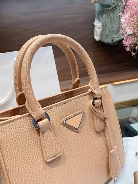 handbag women handbags crossbody bag fashion style for charming girls selling nice and popular styles
handbag women handbags crossbody bag fashion style for charming girls selling nice and popular styles
