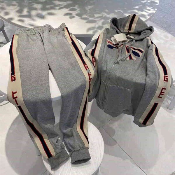 2022 factory wholesale new autumn fashion ancient letter embroidery simple leisure slim men's and women's small foot sweatpants, Black;white
2022 factory wholesale new autumn fashion ancient letter embroidery simple leisure slim men's and women's small foot sweatpants, Black;white