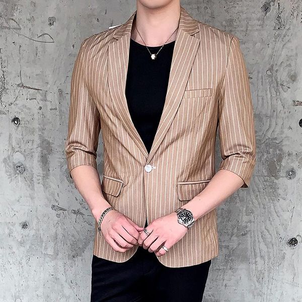 2020 summer striped mens blazers slim fit casual business suit jacket single button half sleeve blazer homme wedding suit coat, White;black
2020 summer striped mens blazers slim fit casual business suit jacket single button half sleeve blazer homme wedding suit coat, White;black