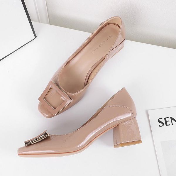 2020 spring summer patent leather square toe square med heels dress shoes black woman loafers slip-on pumps shoes h00671
2020 spring summer patent leather square toe square med heels dress shoes black woman loafers slip-on pumps shoes h00671