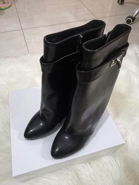 leather shark lock boots woman flat heel paris classic black pointy cowhide boots lock catch ankle boot with box
leather shark lock boots woman flat heel paris classic black pointy cowhide boots lock catch ankle boot with box