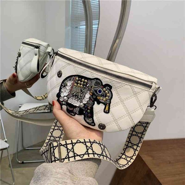 2022 factory outlet small foreign style messenger embroidery fashion wide strap single shoulder cross chest bag p1r1
2022 factory outlet small foreign style messenger embroidery fashion wide strap single shoulder cross chest bag p1r1