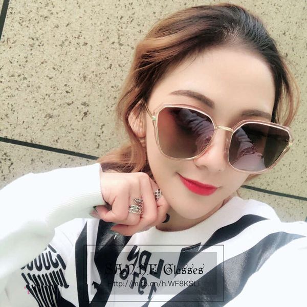new large frame polarized color 2019 film sunglasses female transparent glasses driving sunglasses 2458, White;black
new large frame polarized color 2019 film sunglasses female transparent glasses driving sunglasses 2458, White;black