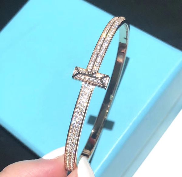 2020 new luxury fashion design t cross bracelet female tide simple joker small design bracelet, Black
2020 new luxury fashion design t cross bracelet female tide simple joker small design bracelet, Black
