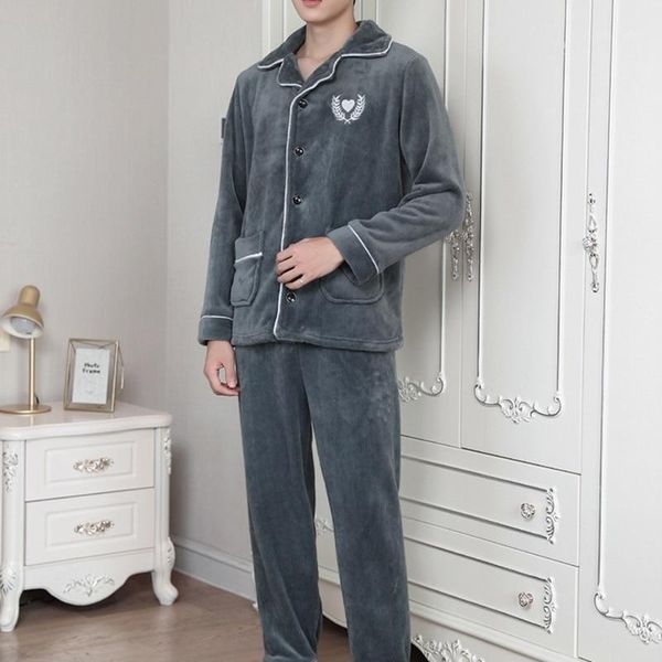 2020 new winter pajamas men thick warm sleepwear flannel home wear long sleeve coral fleece printed pajama set man two piece set1, Black;brown
2020 new winter pajamas men thick warm sleepwear flannel home wear long sleeve coral fleece printed pajama set man two piece set1, Black;brown
