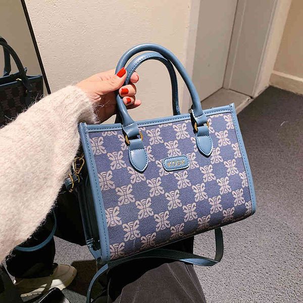2022 latest luggage factory wholesale autumn korean portable small square urban simple and elegant women's messenger bags
2022 latest luggage factory wholesale autumn korean portable small square urban simple and elegant women's messenger bags