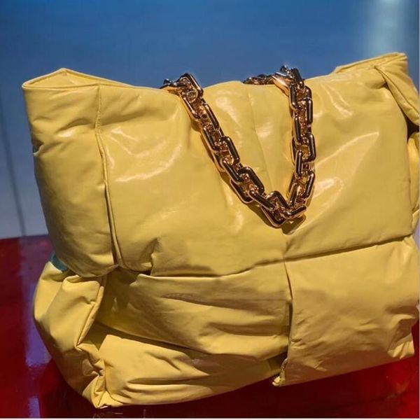 thick chain sponge fabric shoulder bag women tote bag 2020 new autumn large capacity bags with thick chain soft shopping bags
thick chain sponge fabric shoulder bag women tote bag 2020 new autumn large capacity bags with thick chain soft shopping bags