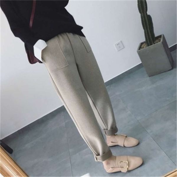 woolen autumn and winter 2020 new korean large loose casual pipe harem radish pants women's, Black;white
woolen autumn and winter 2020 new korean large loose casual pipe harem radish pants women's, Black;white