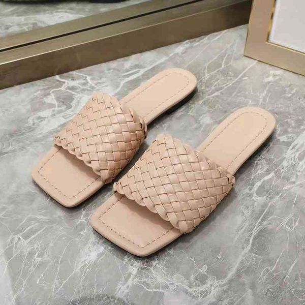 slippers luxury designer women sandals leather sandal summer ladies fashion flat woven slipper woman shoes with box size 35-41, Black
slippers luxury designer women sandals leather sandal summer ladies fashion flat woven slipper woman shoes with box size 35-41, Black
