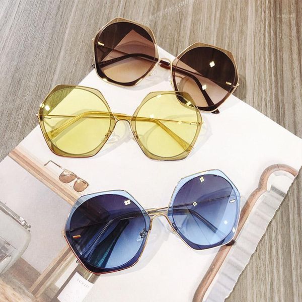 sunglasses trendy women's square metal shades fashion luxury polygon female lady brown eyewear uv4001, White;black
sunglasses trendy women's square metal shades fashion luxury polygon female lady brown eyewear uv4001, White;black