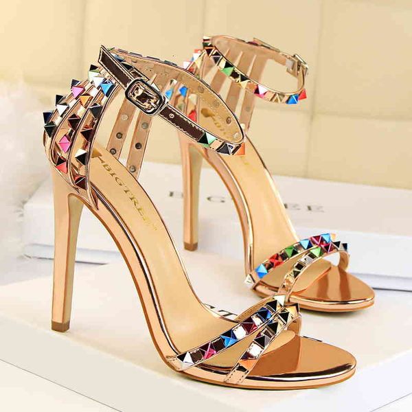 salto dress shoes alto feminino de 11cm e rebites, sandálias cravejadas para casamento, estilo gladiador, sapatos plataforma fetiches, msoo, Black
salto dress shoes alto feminino de 11cm e rebites, sandálias cravejadas para casamento, estilo gladiador, sapatos plataforma fetiches, msoo, Black