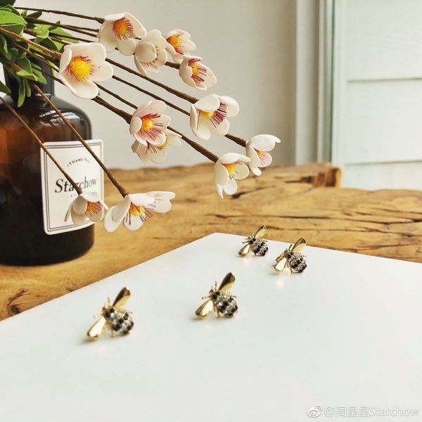 2020 new high-quality ladies glamour jewelry fashion casual earrings hypoallergenic and fade111-461, Golden;silver
2020 new high-quality ladies glamour jewelry fashion casual earrings hypoallergenic and fade111-461, Golden;silver