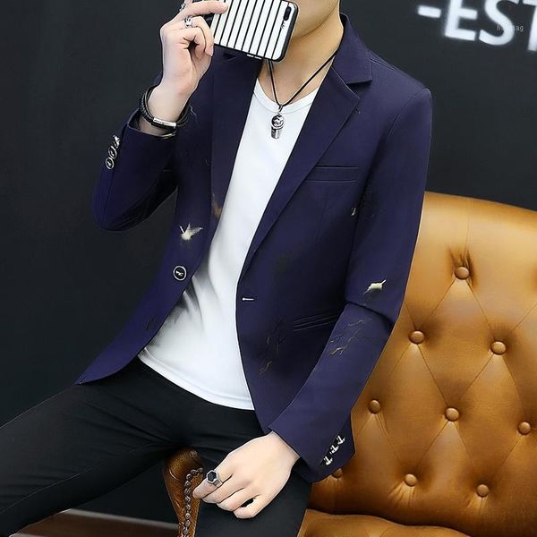 2020 moda primavera otoño para hombre, chaqueta de traje con estampado de hojas doradas, alta calidad, abrigo al por mayor1, White;black
2020 moda primavera otoño para hombre, chaqueta de traje con estampado de hojas doradas, alta calidad, abrigo al por mayor1, White;black