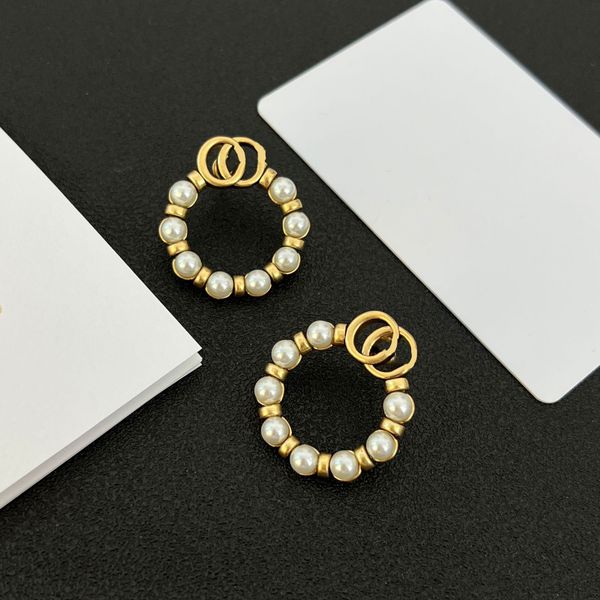 g family letter ear stud for female minority temperament high grade sense earring earrings brass material with box, Golden;silver
g family letter ear stud for female minority temperament high grade sense earring earrings brass material with box, Golden;silver