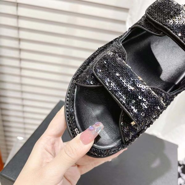 2022 luxury beach r sandals summer new luxury women's brand sandal sizes 35 to 40, Black
2022 luxury beach r sandals summer new luxury women's brand sandal sizes 35 to 40, Black