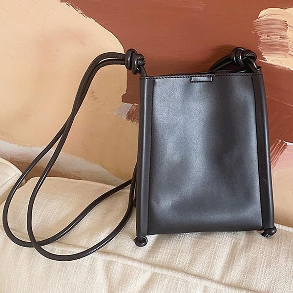 shoulder bags knotted strap design women messenger bag niche ladies simple female handbag pu leather purses
shoulder bags knotted strap design women messenger bag niche ladies simple female handbag pu leather purses