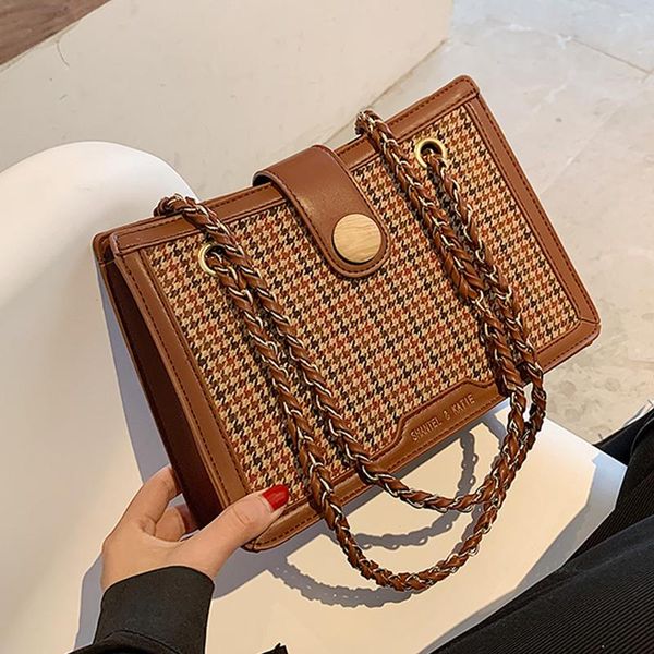 fashion knitting pattern pu leather shoulder bags for women 2021 designer handbags underarm bag simple retro bags
fashion knitting pattern pu leather shoulder bags for women 2021 designer handbags underarm bag simple retro bags