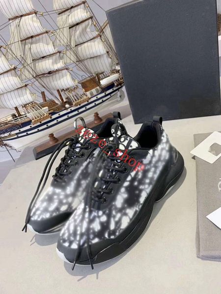 2021 new casual breathable fashion all-match comfortable casual shoes men and women trend sports shoes, Black;red
2021 new casual breathable fashion all-match comfortable casual shoes men and women trend sports shoes, Black;red