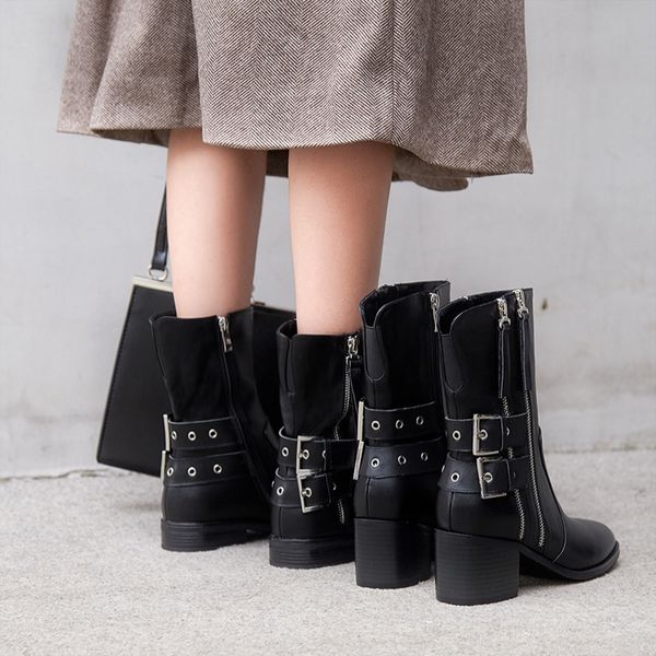 2021 women's winter velvet double-fly buckles short in upper boots for women bpvb, Black
2021 women's winter velvet double-fly buckles short in upper boots for women bpvb, Black