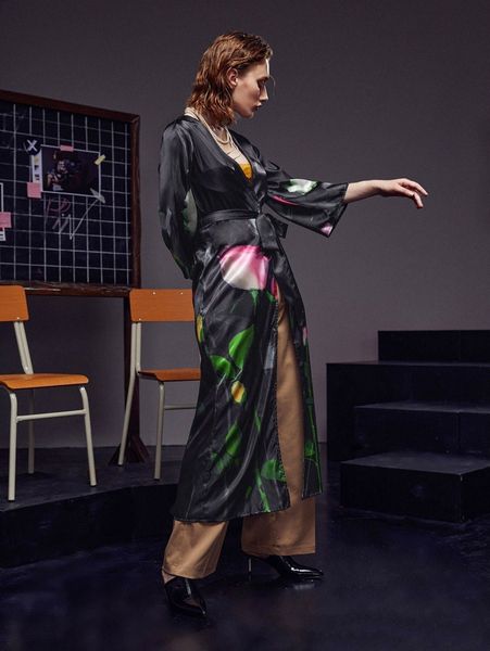 x kayleigh paine floral print belted satin kimono 23jm#, White;black
x kayleigh paine floral print belted satin kimono 23jm#, White;black
