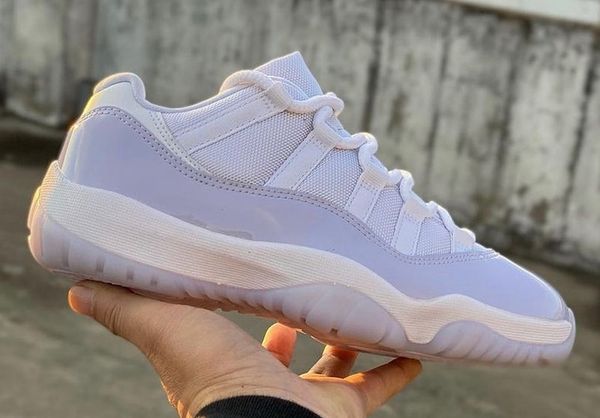 2022 release authentic 11 low wmns pure violet white shoes air sole men women outdoor sports sneakers with original box ah7860-101
2022 release authentic 11 low wmns pure violet white shoes air sole men women outdoor sports sneakers with original box ah7860-101