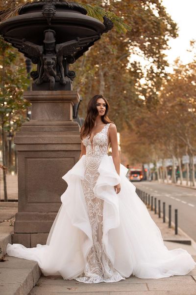 glitter mermaid wedding dresses with detachable train spaghetti strap sleeveless applique sequins backless bridal gowns robe de mariee, White
glitter mermaid wedding dresses with detachable train spaghetti strap sleeveless applique sequins backless bridal gowns robe de mariee, White