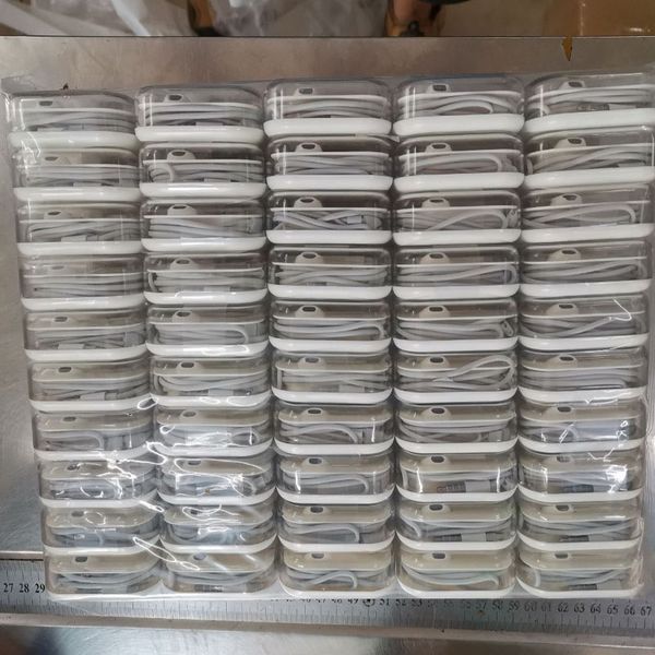 3.5mm in ear earphone with mic and volume control headphones with retail box
3.5mm in ear earphone with mic and volume control headphones with retail box