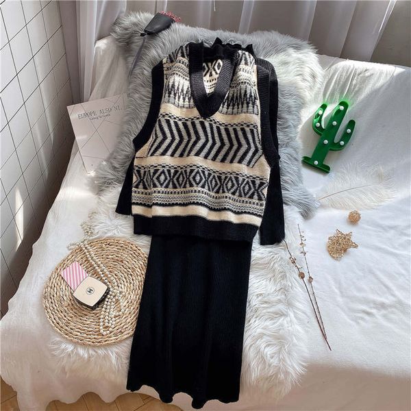 2021 2 sets women sweaters new arrival autumn winter vest+ soft pullovers warm female outwear plaid fashion sweater suits 105y, Black;white
2021 2 sets women sweaters new arrival autumn winter vest+ soft pullovers warm female outwear plaid fashion sweater suits 105y, Black;white