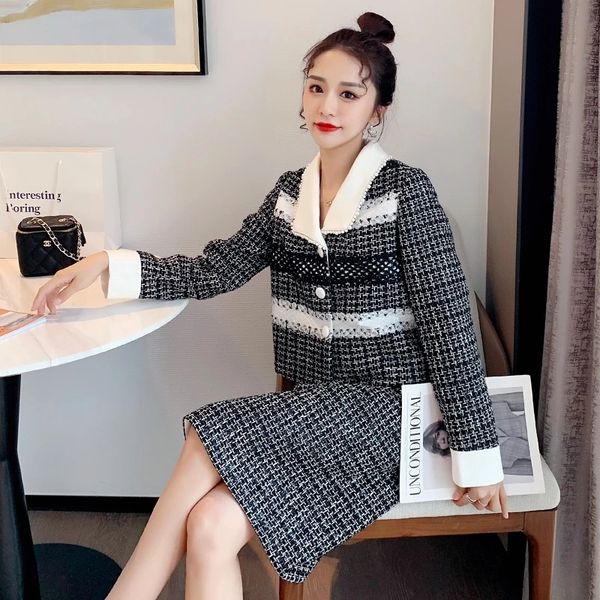 autumn winter 2021 new plaid suit retro two piece suit tweed short jacket coat + high waist mini pocket skirt, White
autumn winter 2021 new plaid suit retro two piece suit tweed short jacket coat + high waist mini pocket skirt, White