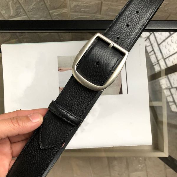 2020 new first layer cowhide litchi grain surface. lined with first layer cowhide bottom, matched with the original single buckle 3.8cm, Black;brown
2020 new first layer cowhide litchi grain surface. lined with first layer cowhide bottom, matched with the original single buckle 3.8cm, Black;brown