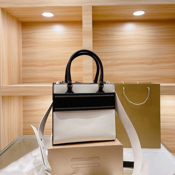 5a shoulder bags handbag designe bag handbags high-quality cross body women fashion brand luxu genuine leather totes size
5a shoulder bags handbag designe bag handbags high-quality cross body women fashion brand luxu genuine leather totes size