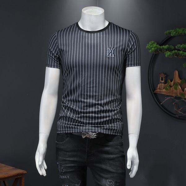 2021 new short-sleeved men's vertical stripes mercerized cotton short-sleeved t-shirt men's slim fit european and american trend t, White;black
2021 new short-sleeved men's vertical stripes mercerized cotton short-sleeved t-shirt men's slim fit european and american trend t, White;black