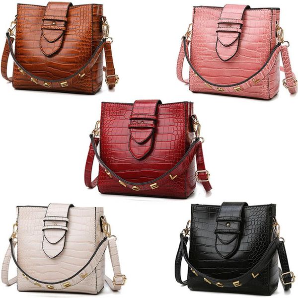 women serpentine shoulder messenger bag large capacity bucket handbags pu leather crocodile pattern totes bag bolsa feminin hot
women serpentine shoulder messenger bag large capacity bucket handbags pu leather crocodile pattern totes bag bolsa feminin hot
