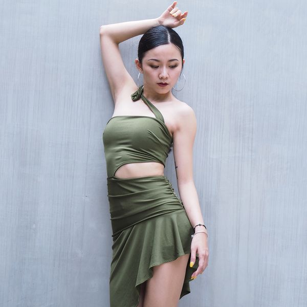 2021 latin dance dress for women ballroom dance wear designer dresses green stage costume chacha outfits jl1445, Black;red
2021 latin dance dress for women ballroom dance wear designer dresses green stage costume chacha outfits jl1445, Black;red