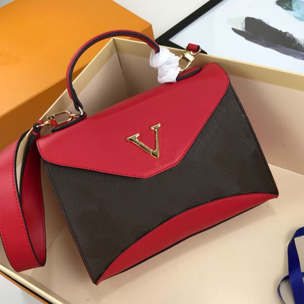 women crossbody bag cowhide embossing handbags shoulder bag removable shoulder strap magnetic buckle temperament celebrity bag
women crossbody bag cowhide embossing handbags shoulder bag removable shoulder strap magnetic buckle temperament celebrity bag