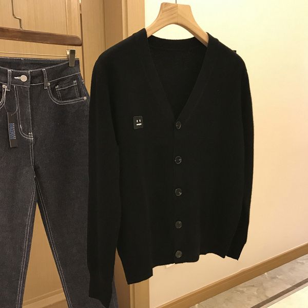 2021 new wool in v smiling face cardigan sweater winter luxury designer woman clothes bv7t, White;black
2021 new wool in v smiling face cardigan sweater winter luxury designer woman clothes bv7t, White;black
