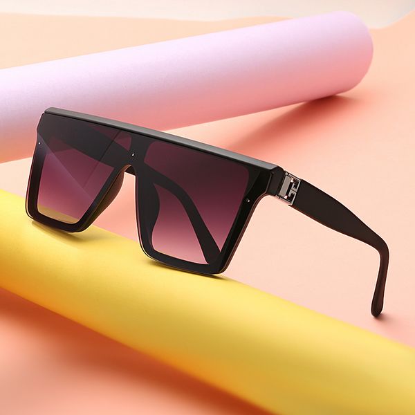 2021 new fashion sunglasses women's 1006 net red large frame sunglasses, White;black
2021 new fashion sunglasses women's 1006 net red large frame sunglasses, White;black