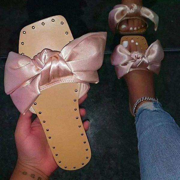 slippers for women wearing the new version of the 2020 bow-tie flat bottom one-word slipper fashion women shoes 36-43 #nn8e
slippers for women wearing the new version of the 2020 bow-tie flat bottom one-word slipper fashion women shoes 36-43 #nn8e