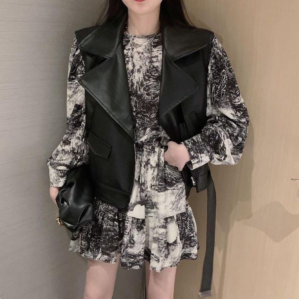 will accept waist show thin dark dye printing ink dress function wind restoring ancient ways of pu leather vest, Black;white
will accept waist show thin dark dye printing ink dress function wind restoring ancient ways of pu leather vest, Black;white