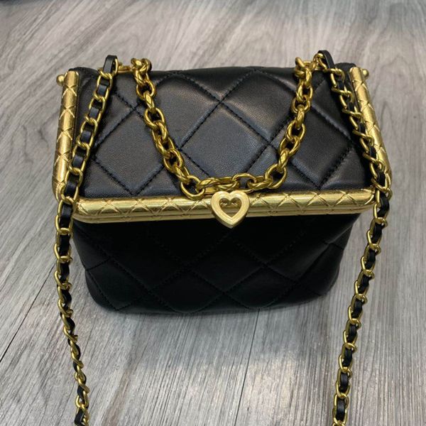 2020 new selling net red retro lingge small fragrant box bag high sense women's bag fashion versatile shoulder bag straddle bags
2020 new selling net red retro lingge small fragrant box bag high sense women's bag fashion versatile shoulder bag straddle bags