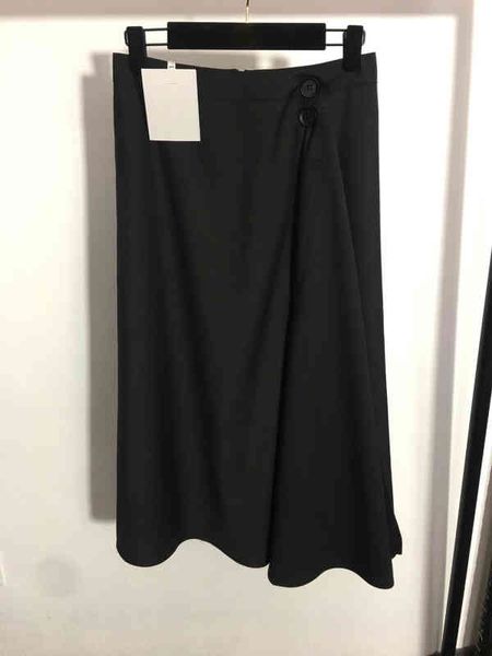 22ss classic designer women clothing simple mid length skirt solid color high waist pleated skirt casual brand logo webbing party dress 5a q, Black;gray
22ss classic designer women clothing simple mid length skirt solid color high waist pleated skirt casual brand logo webbing party dress 5a q, Black;gray