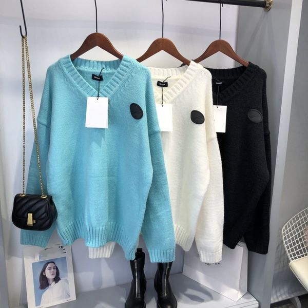 fashion trend women's v-neck sweater classic loose drop shoulder sleeve knit sweater simple and versatile autumn and winter wd, White;black
fashion trend women's v-neck sweater classic loose drop shoulder sleeve knit sweater simple and versatile autumn and winter wd, White;black