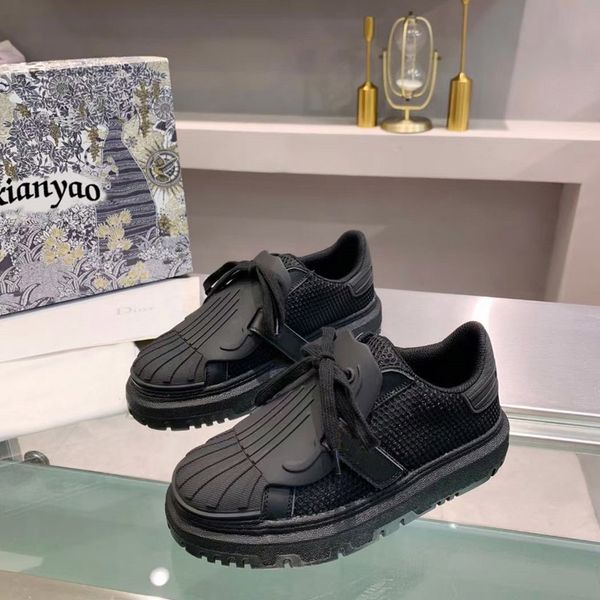 tnis femininos luxo marca designer couro genuno casuais design rendas at sapatos mulher formadores tenis q88x, Black
tnis femininos luxo marca designer couro genuno casuais design rendas at sapatos mulher formadores tenis q88x, Black