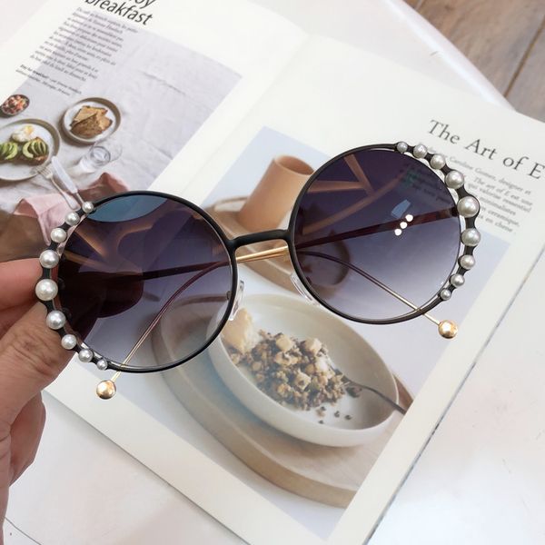 2019 personalized side pearl gulina zar the same glasses fashion round frame sunglasses, White;black
2019 personalized side pearl gulina zar the same glasses fashion round frame sunglasses, White;black
