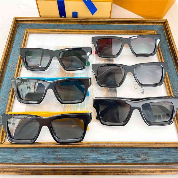 2022 factory wholesale fashion sunglasses men's and women's star net red same sunglasses show small face 1555, White;black
2022 factory wholesale fashion sunglasses men's and women's star net red same sunglasses show small face 1555, White;black